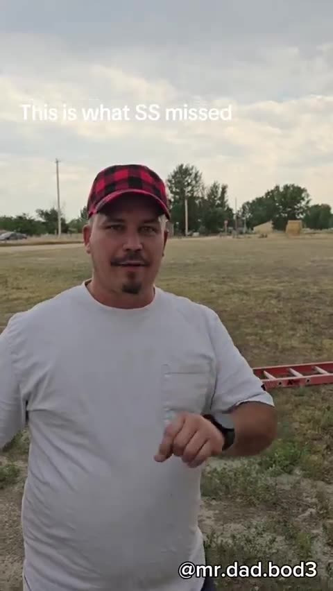 IM ROLLING ON THE FLOOR LAUGHING 😂 This man’s TROLLING of the Secret Service!