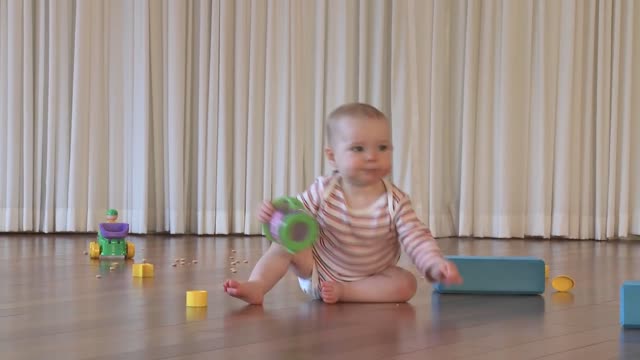 Crawling | feldenkrais with baby Liv