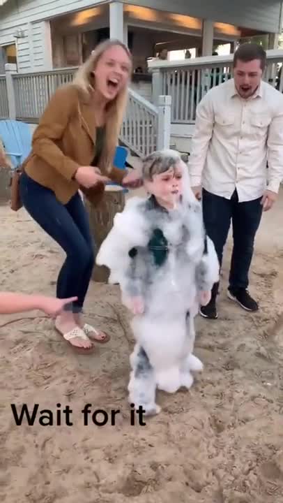 ☁️ Bubbles! with family friends 👩‍👩‍👧‍👧