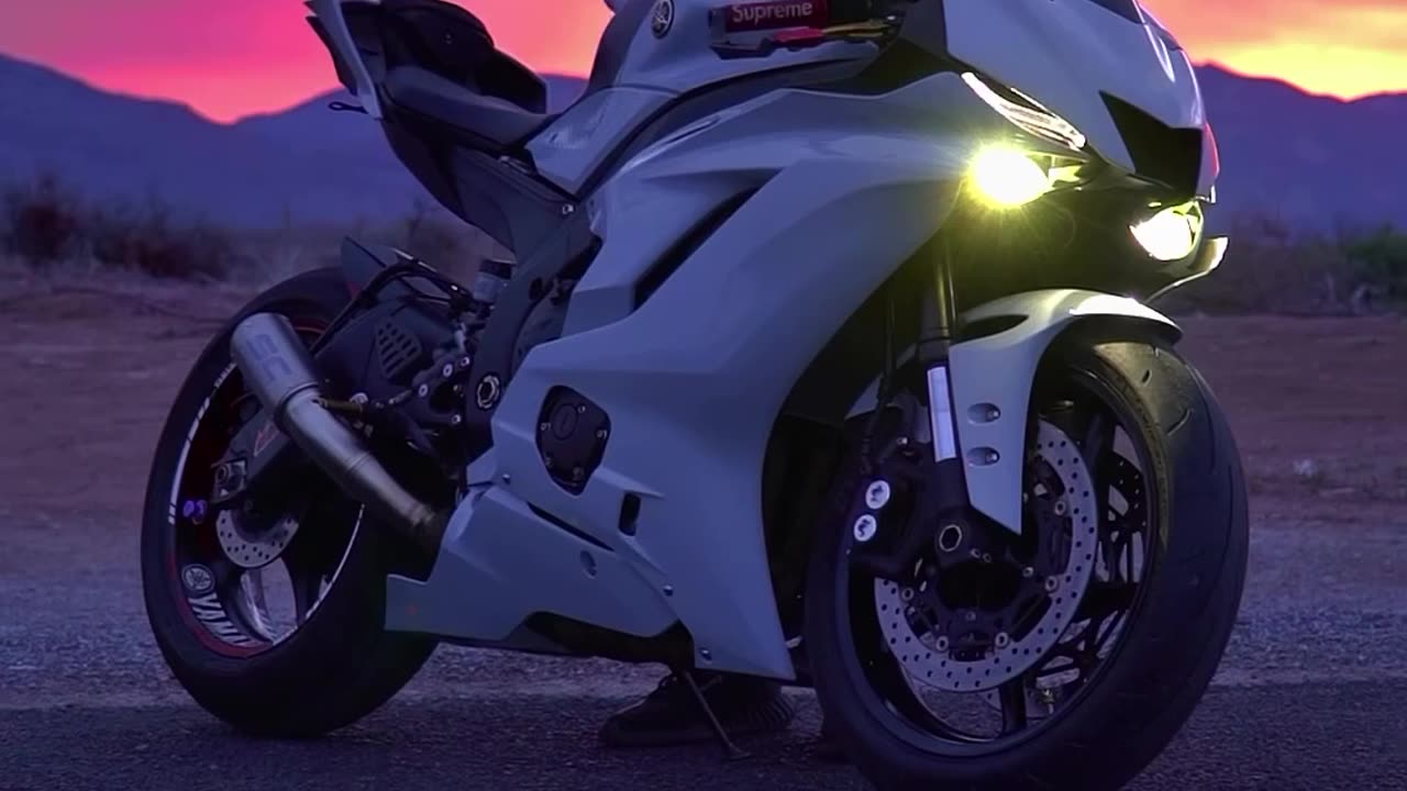 YAMAHA R1🔥💫 #myreels2024 #fypシ゚viralシ #fbreels #reelsforyou #myreelsvideo #fypシ #unfrezzmyaccount #viewers #foryoupage #h2rkawasaki #yamaha #R1