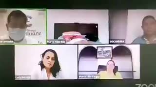 Polémico video: Diputado se ‘echó en su cama’ a sobarse la barriga en pleno debate virtual