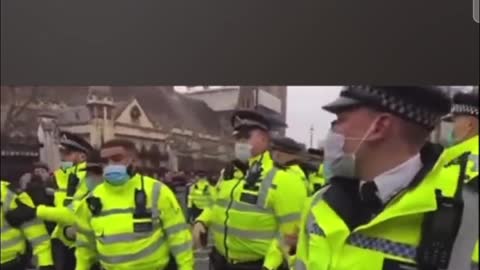 POLICE PUSHED BACK - HUGE DEMONSTRATION & PROTEST AGAINST COVID TYRANNY!