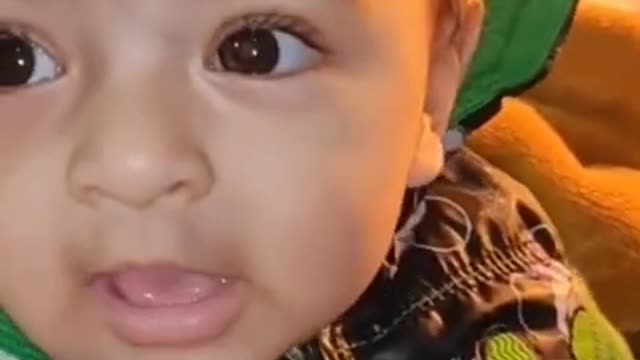 CUTE Baby Saying Papa. Try NOT To Smile.