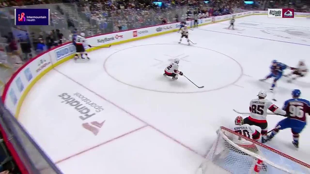 MacKinnon's 300th goal