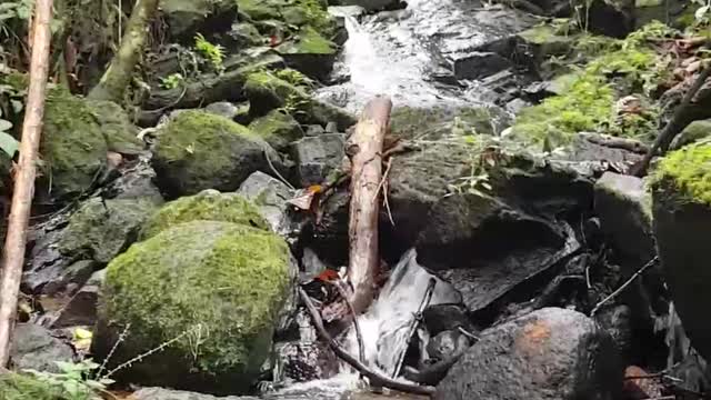 A Small Waterfall >> with mind relaxing sounds