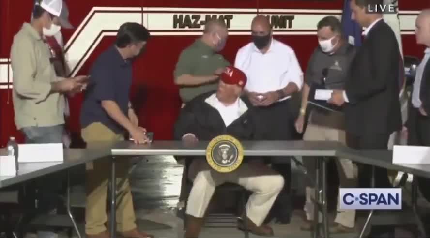 ***HOT MIC*** Catches A POTUS The Media Refuses To Show!