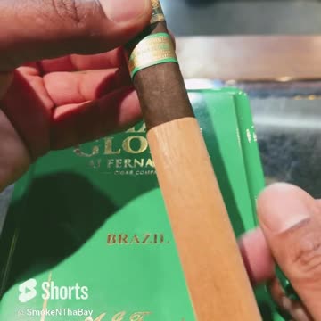 AJ Fernandez Días de Gloria Brazil 6.5x54 Toro #CigarOfTheDay #Short #Cigars #Shorts #Cigar