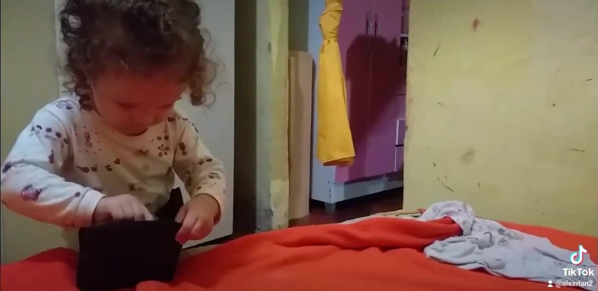 Minha filha bricando