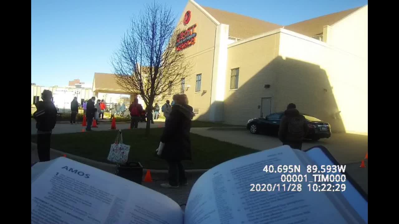 Open air at "fish and loaves" in Peoria, November 28, 2020