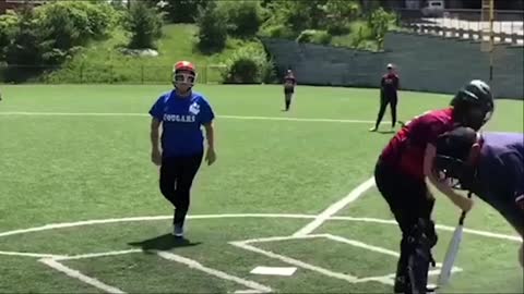 Funny baseball fail, can't belive this🤣