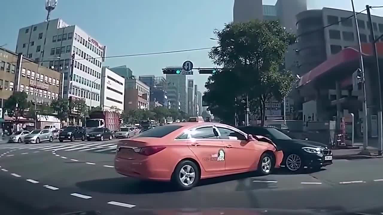 Dash Cam Sightings Car Crash Compilation 2021 #7