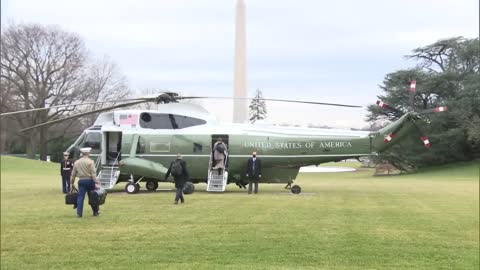 NOW - Biden departs to Delaware beach house for the week