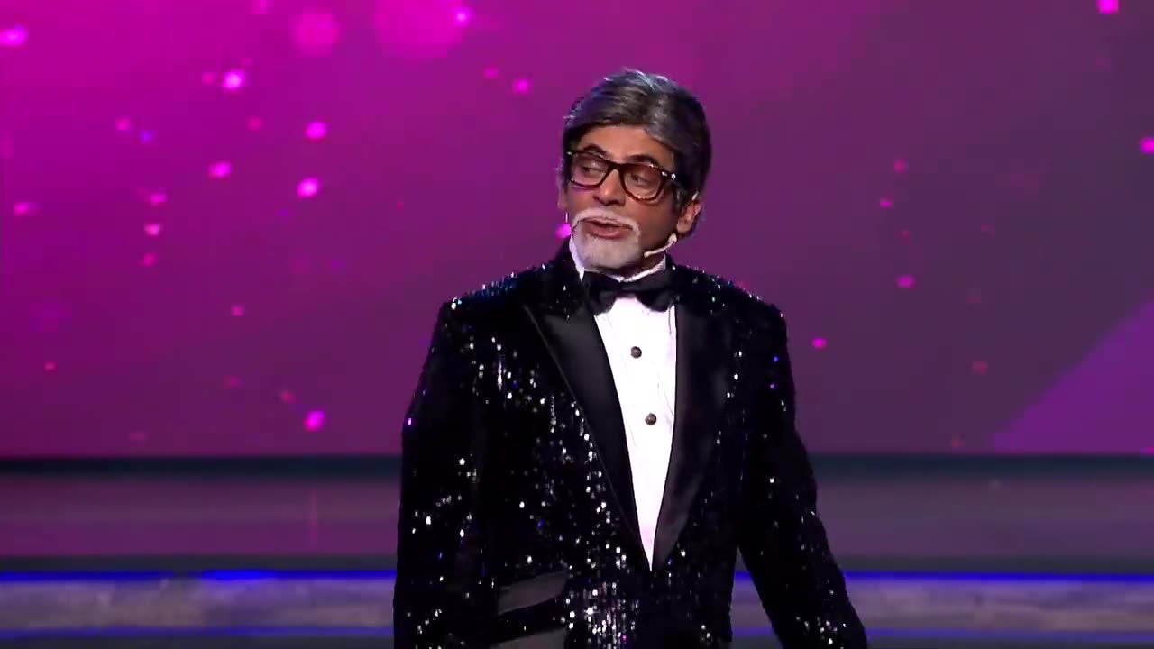 Sunil Grover's hilarious mimicry of Amitabh Bachchan at Smule Mirchi Music Awards 2020