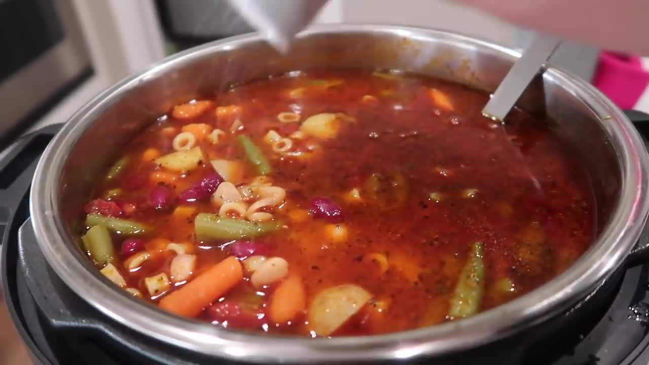 The BEST Minestrone Soup in the Instant Pot!