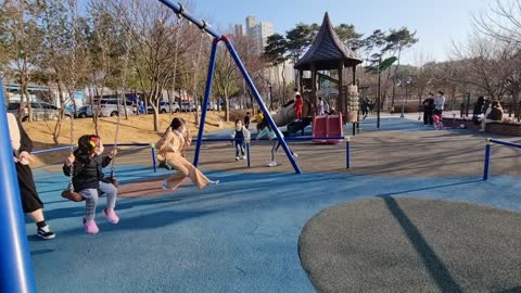 The swing is Korean children.