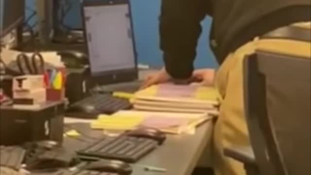 MUST WATCH Dominion rep download data from election server to usb to laptop