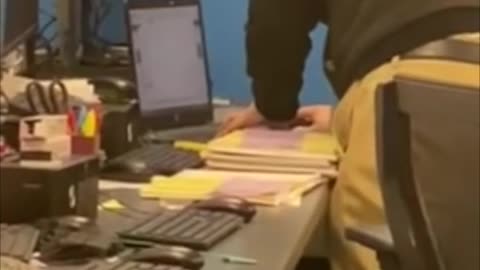 MUST WATCH Dominion rep download data from election server to usb to laptop