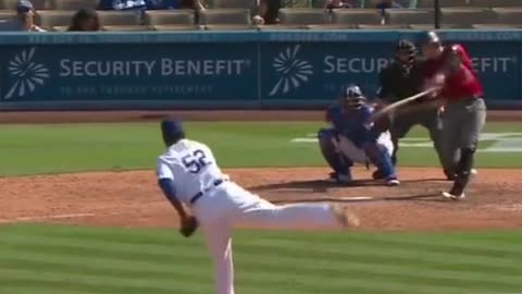 When this Dodgers ballgirl made a phenomenal catch on a liner that was headed at a group of fans 👏