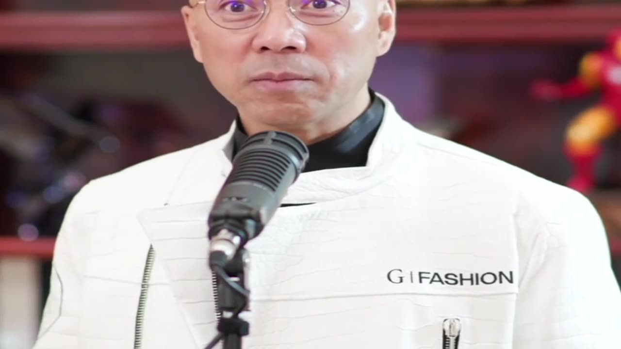 20220911文贵先生直播：爱情最后转成亲情，夫妻快乐、健康、安全必须老有所靠， #2大基石：1. #安全感：靠经济、自我能力、别人的尊重和修行；2. #舒服度：管住嘴，少影响别人！