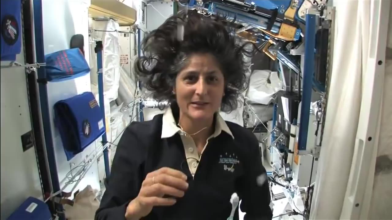 International Space Station Tour: Kitchen, Bedrooms & The Latrine