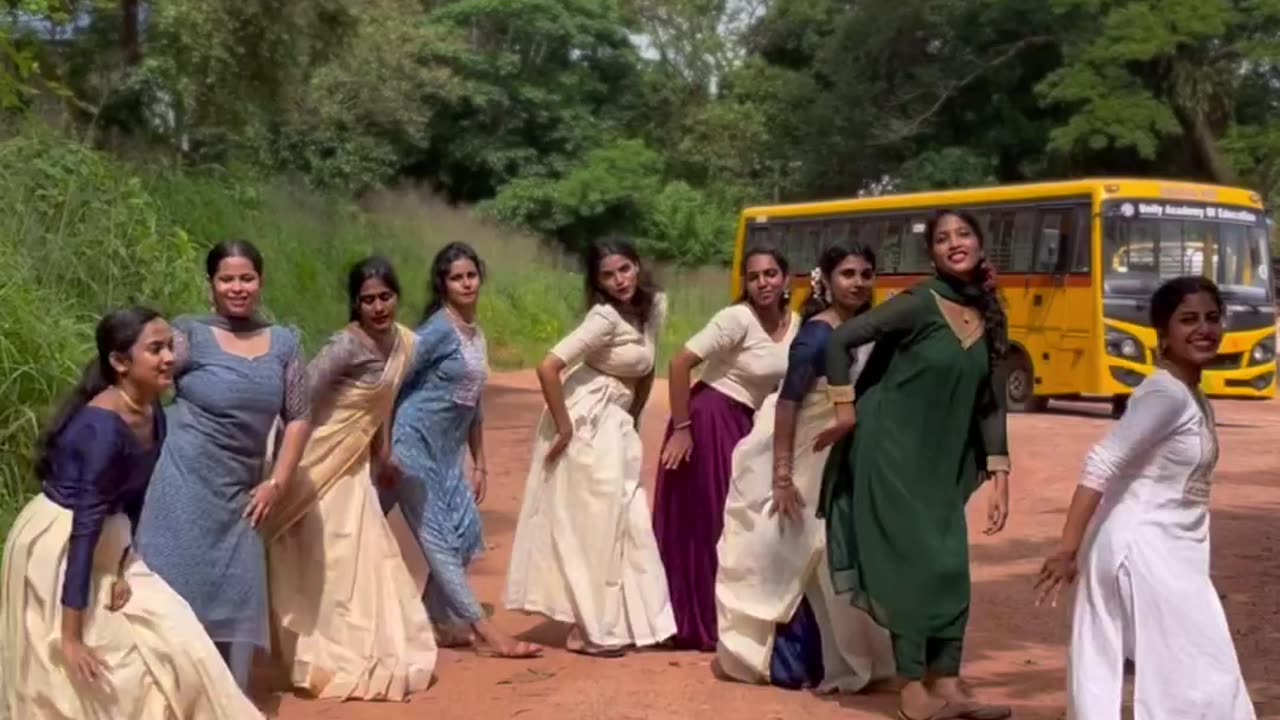 Munni Badnaam. Trending dance. TrendTracker