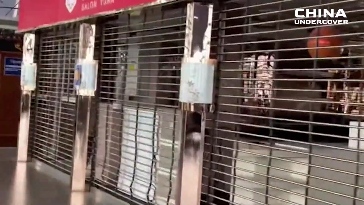 Yakult Honsha laid off about 800, Struggles of Middle-aged Workers, Closed Luxury Stores