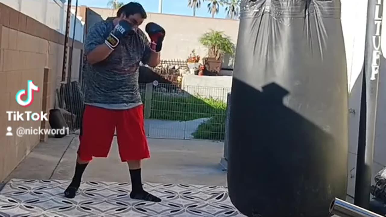 500 Pound Punching Bag Workout Part 32. Muay Thai Work!