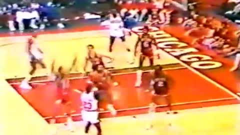 Chicago Bulls VS Philadelphia 76ers Game 11/ Nov 17 1984