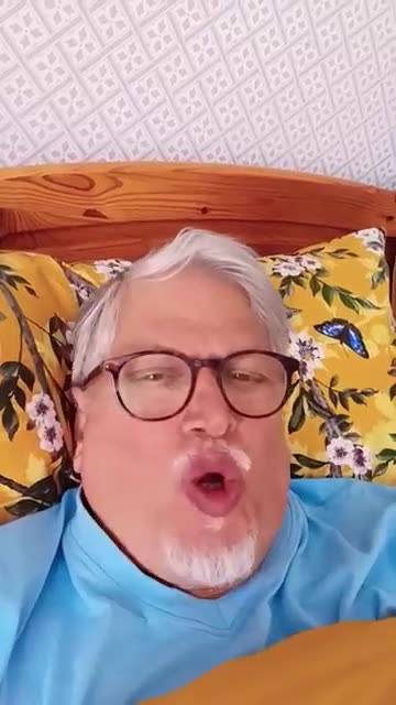 Mr Khan Lip-syncs to the French song Copines by Aka Nakamura!