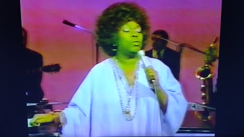 Sara Vaughn 1976 Live Feelings (Mike Douglas Show)
