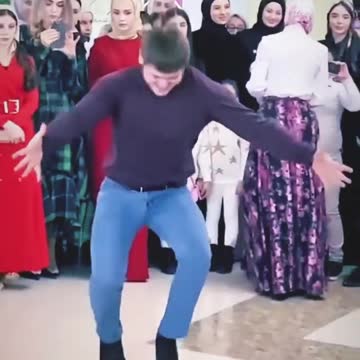 THE MOST POWERFUL CHECHEN LEZGINKA DANCER