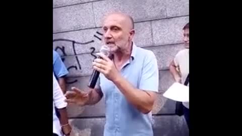 Dott. Giovanni Moscarella: "i vaccini non servono a un cazzo"