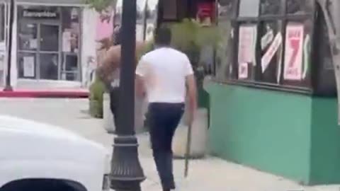 Jewelry store employees fight back