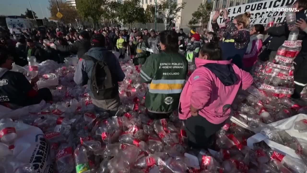 Los recicladores protestan contra Coca Cola en Argentina