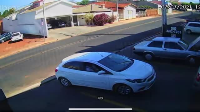 Synchronized Reversing Ends in Rear End Collision