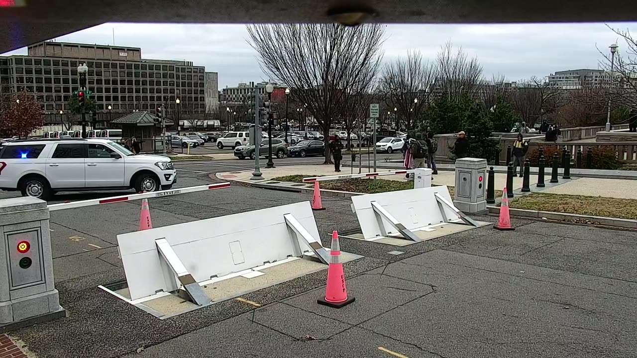 0754KIO00K10SCap-DSE_2021-01-06_15h00min01s327ms.mp4