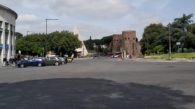 Piramide.. Rome Italy