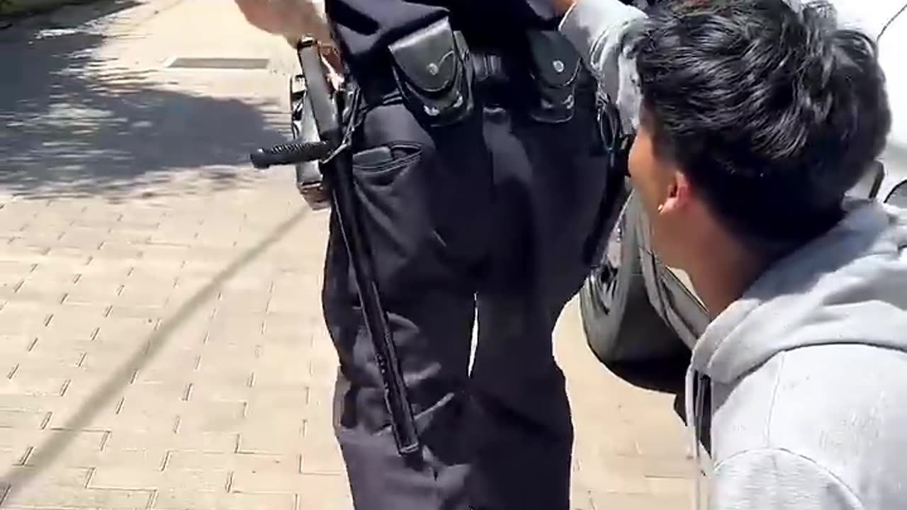 Pranked A Police Officer… 😳