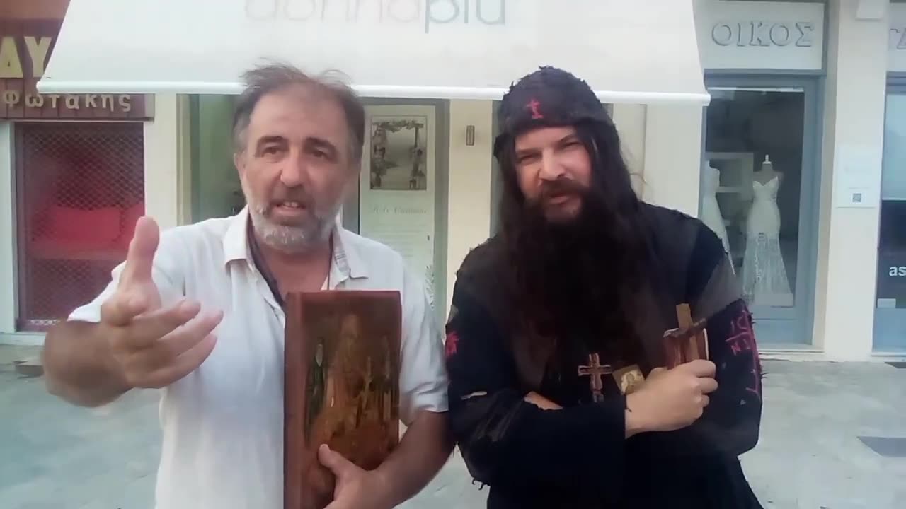 ΠΟΙΟΣ ΣΚΟΥΖΕΙ;