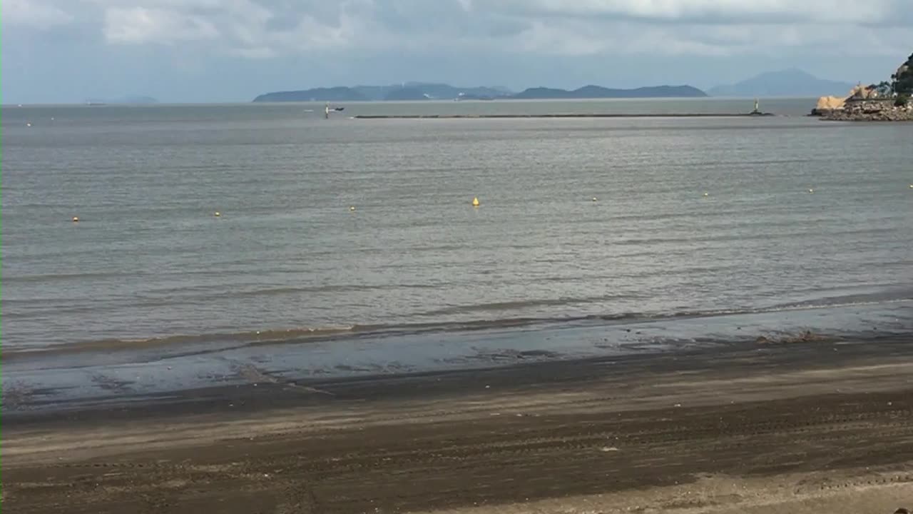 A Summer day at Black Sand beach