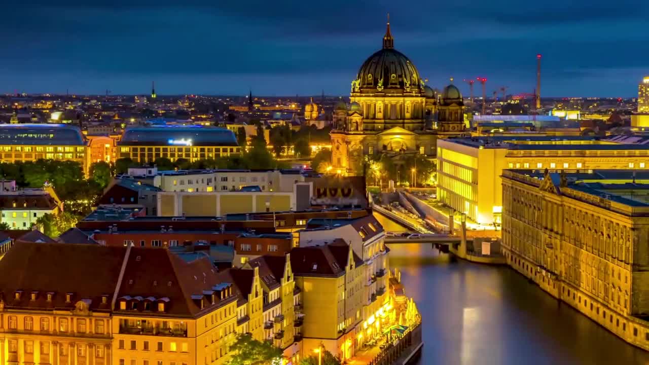 Berlin Cathedral, a Renaiscian-style royal chapel, is a monument to the Hohenzollern dynasty,