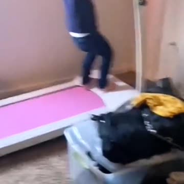 The little girl is so pitiful