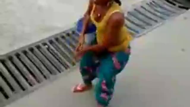 Funny despacito lady dance