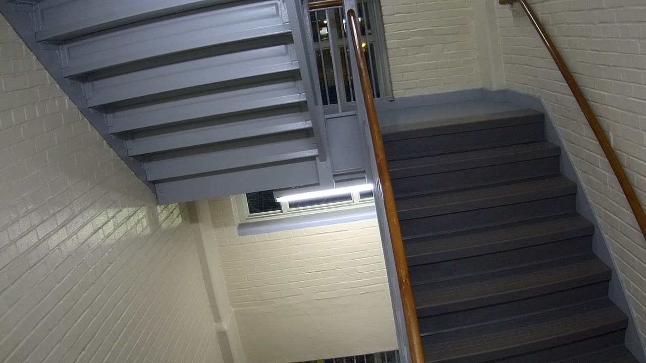 3884FHOB03Stair8_2021-01-05_20h20min20s983ms.mp4