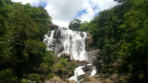 Tropical Sri Lanka_Ella_Waterfall_Ratna Waterfall