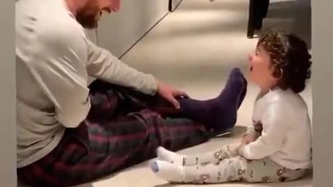 Lionel Messi flirting with his son٠💜🖤