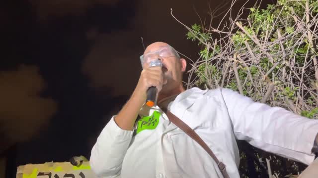 ד״ר אבשלום כרמל בהפגנה סמוך לבנט נגד מגבלות | 18.12.21