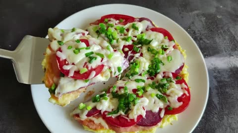 Delicious pan pizza based on zucchini