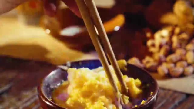 "Serving Bowls Politely" in Traditional Chinese Culture