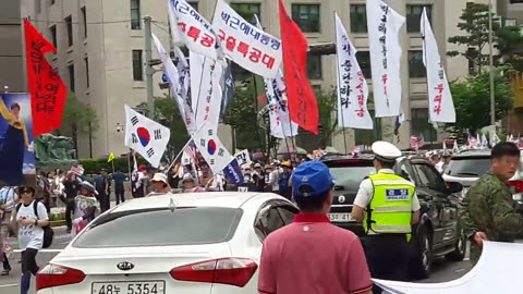 20180630_V3_S03(yrFpM2QUs0Q)세개의 초대형 태극기가 오랜만에 한국은행 교차로에서 만나다!!!